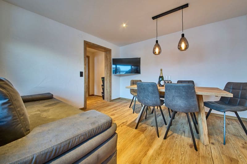 Apartment Eastside Top 8 - Image 3